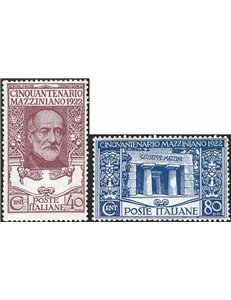 1922 - Mazzini, serie n° 128/30 con ottima centratura per l'emissione. Cert.: IC. Cat. € 1.000 (**)