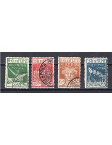 Terre Redente - Fiume - 1920 - Legionari a Fiume, serie n° 127/30. Cat. € 200 (U)