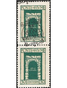 Terre Redente - Fiume - 1924 - S. Vito e soggetti vari 30 c. verde azzurro, coppia verticale di cui uno senza la soprast. "Regno