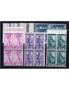 1955/57 - Italia al lavoro con filigrana stelle, serie n° 754/60 in quartina. Cat. € 625 (**)