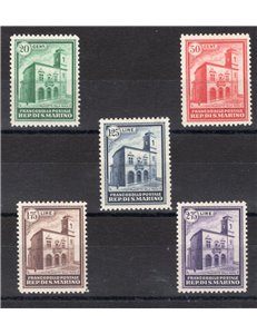 1932 - Palazzetto, serie n° 159/63. Cert.: IC. Cat. € 1.875 (**)