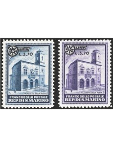 1934 - Palazzetto della posta 1,75 £ azzurro e 2,75 £ violetto con soprast. "L. 3,70" e fregio, serie n° 184/85. Cert.: IC. Cat.