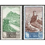 1949 - Paesaggi 100 £ grigio e verde e 200 £ azzurro e bruno dent. 14x13, serie n° 354I/355I. Firm.: Raybaudi. Cat. € 550 (**)