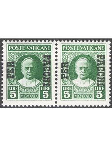 1931 - Pacchi postali Conciliazione 5 £ verde, coppia orizzontale che presenza l'esemplare di destra con varietà verde chiaro, n