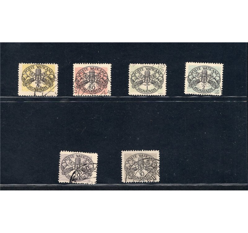 1946 - Segnatasse Triregno e chiavi decussate con righe larghe su carta bianca, serie n° 13/18. Cert.: IC. Cat. € 700 (U)