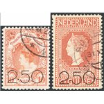Olanda - 1920 - Francobolli del 1898/1913 soprast. con nuovo valore, n° 96/97. Cert.: IC. Cat. € 310 (U)