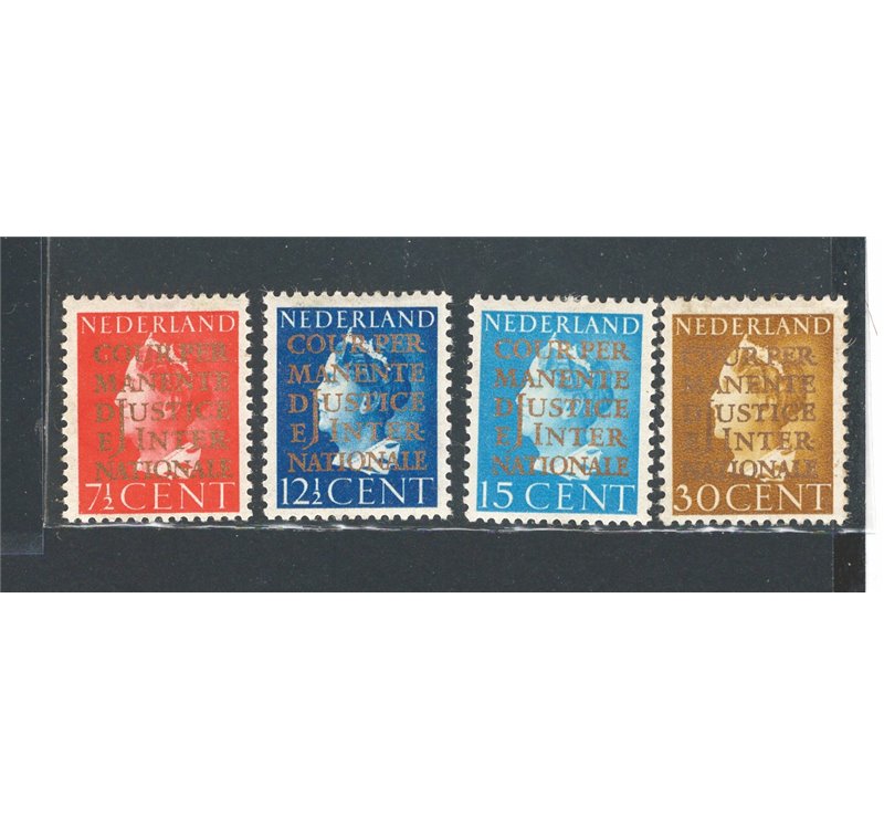 Olanda - 1940 - Servizio francobolli del 1940 con soprast. in oro, serie n° 15/18. Cat. € 65 (*)