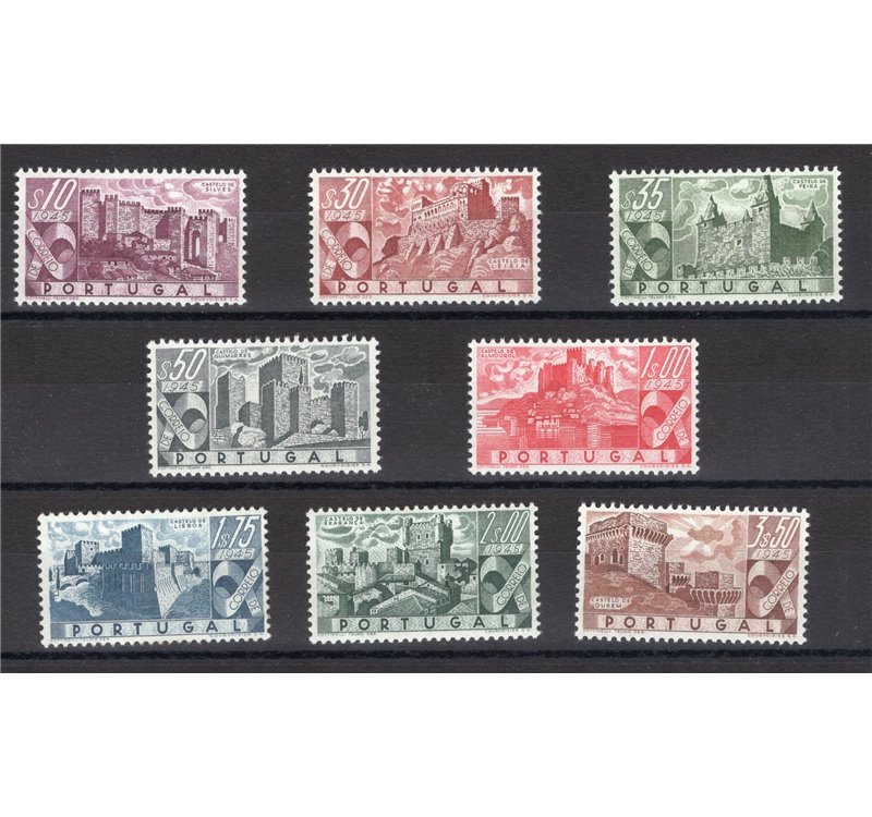 Portogallo - 1946 - Castelli portoghesi, serie n° 675/82. Cat. € 230 (**)