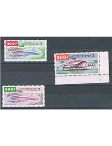 Guinea - 1960 - P.A. Olimpiadi di Roma, la serie n° 11/13 con soprast. rossa per il 100 e 500 fr. Cat. € 80 (**)