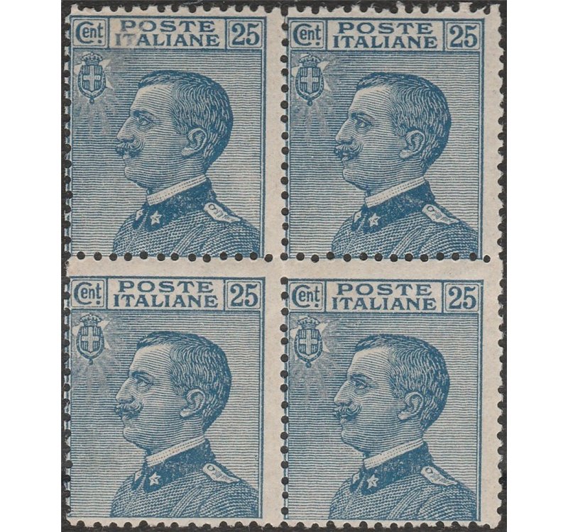 Italia 1908 - Michetti 25 c. azzurro con nitido decalco al verso. Quartina. Cat. € 60. (**)