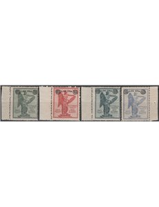 Italia 1924 - Vittoria con sovrastampa la serie bordo di foglio Cat € 300. (**)