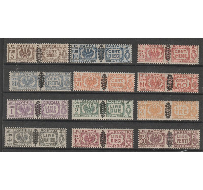 Italia 1945 - R.S.I. Serie Pacchi del 1927-32 con sovrastampa di un fregio al centro delle due sezioni Cat. € 450 (**)