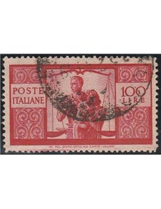 Italia Varietà 1947 - Democratica L. 100 carminio vivo II Lastra, dent. 13,90x13,30 carta bianca Cat. € 250 (U)
