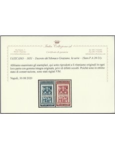 Vaticano Posta Aerea 1951 - Decreto del Monaco Graziano, la serie. Cert.: Italia Colleziona. Cat. € 450 (**)